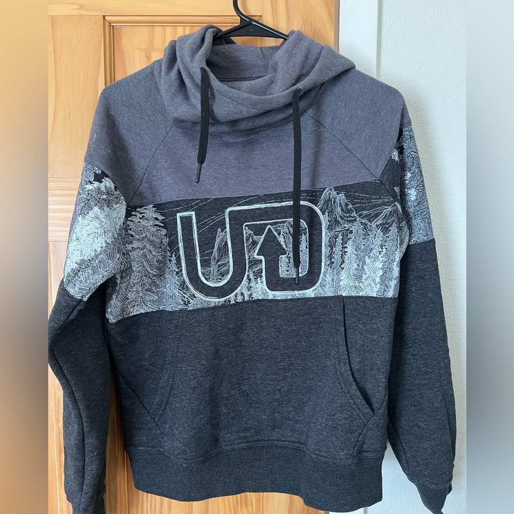 Ultimate Direction Women’s Hooded Sweatshirt